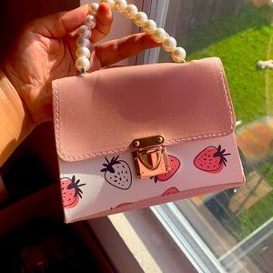 Strawberry pearl purse